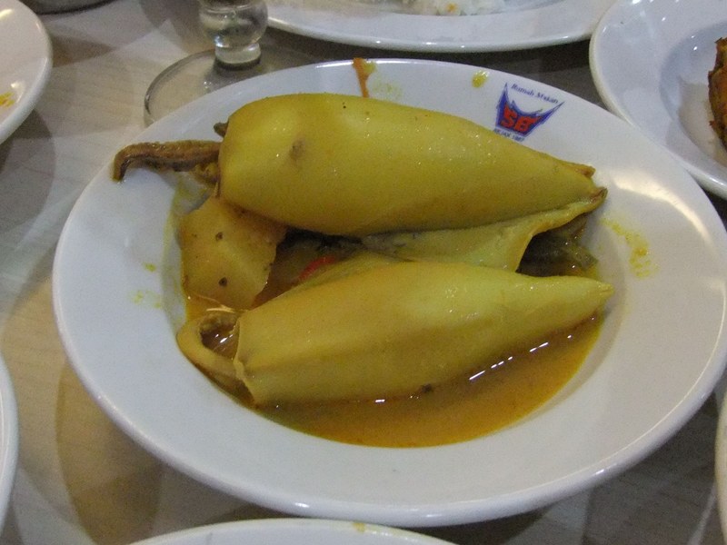 Gulai Cumi Isi Tahu