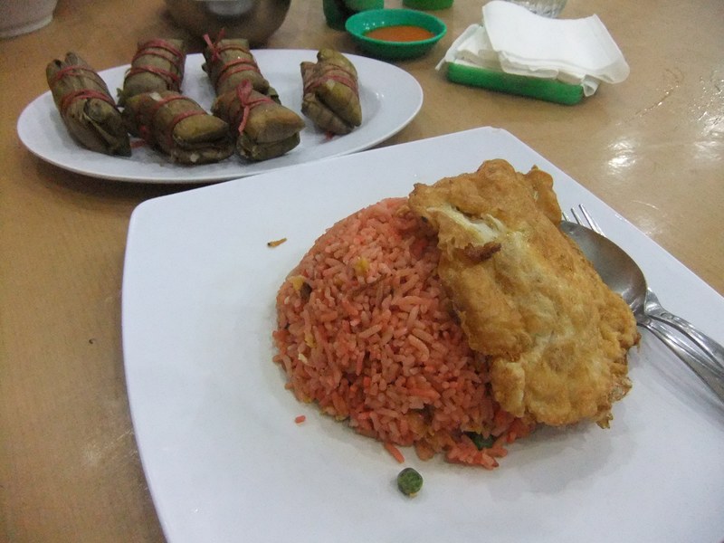 Nasi Goreng Merah Makassar
